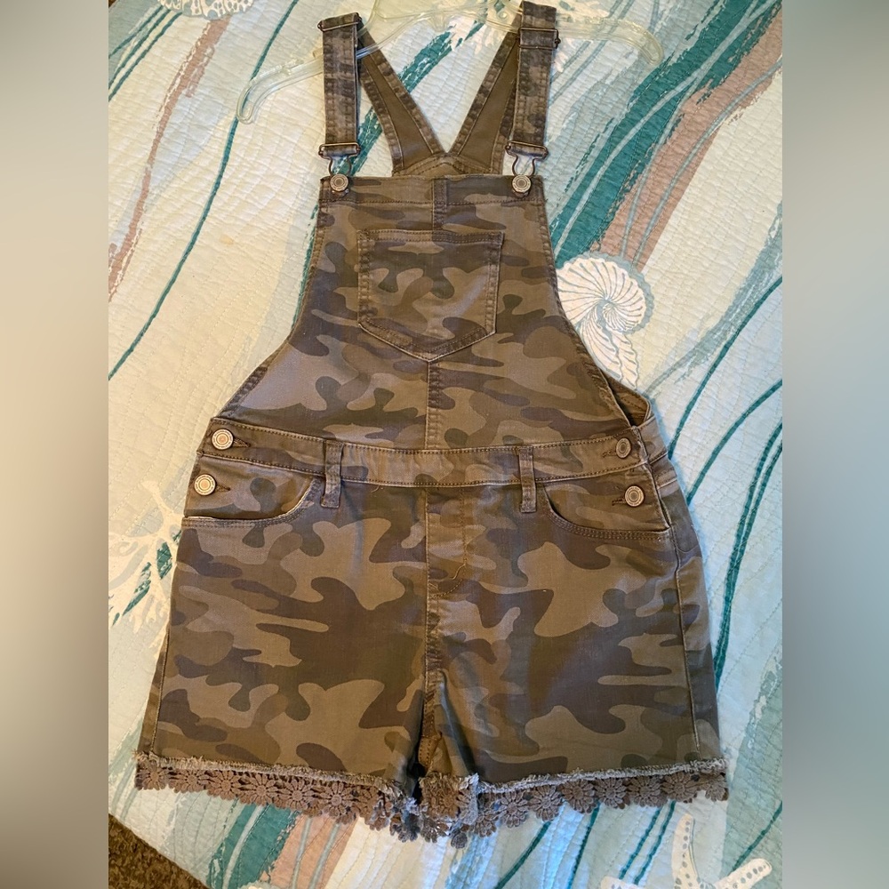 Camouflage SO Overalls Shorts size Sm